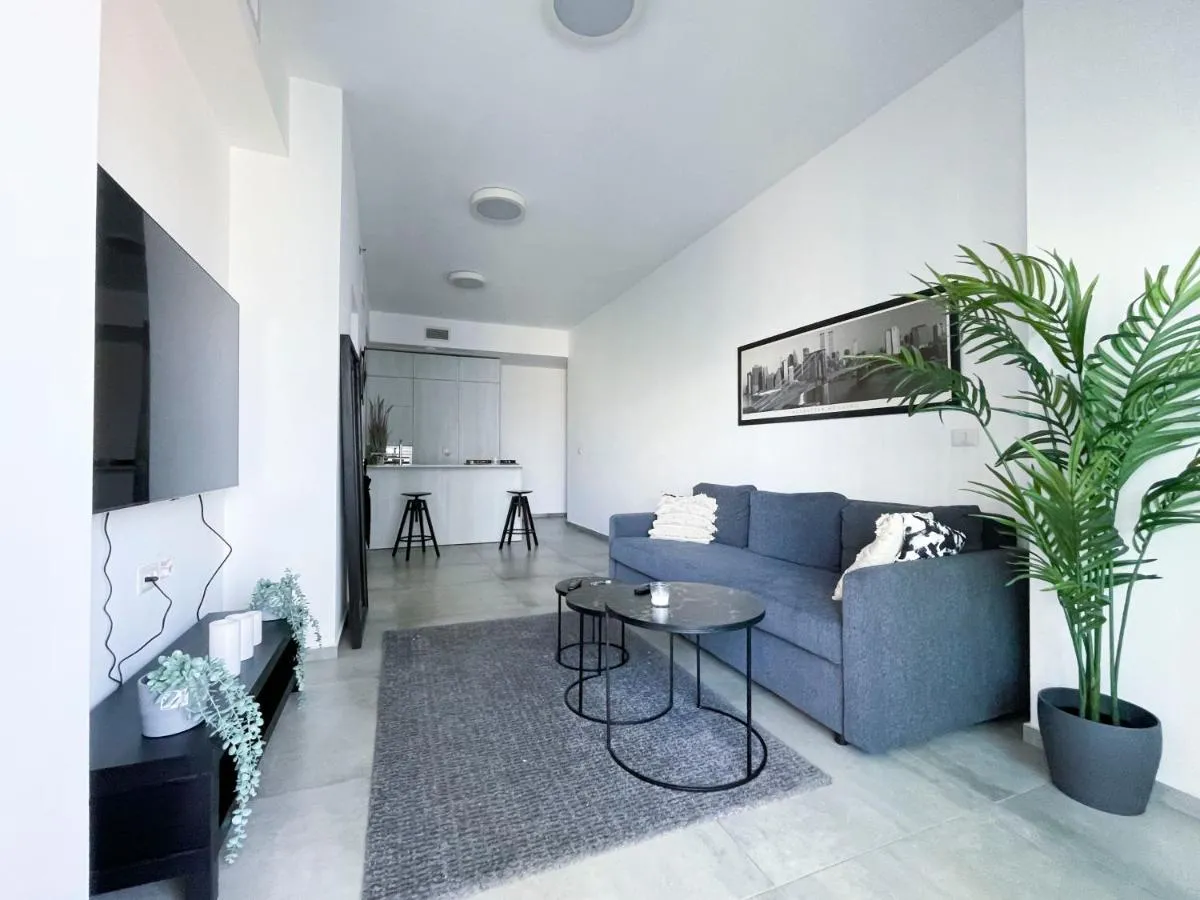 Image 5 of Midtown Tel Aviv Luxury Apartment