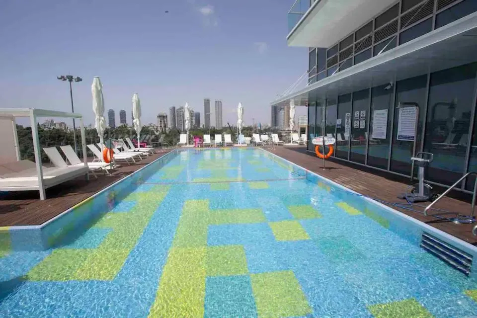 Image 3 of Midtown Tel Aviv Luxury Apartment