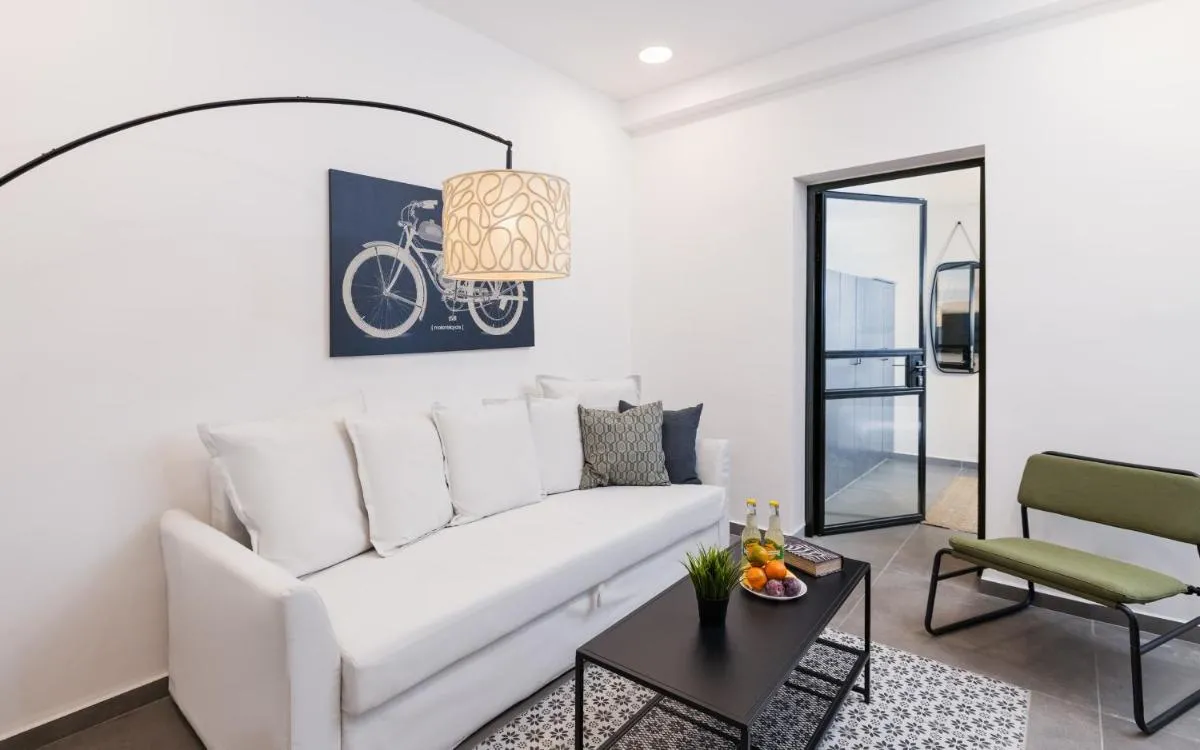 Image of Modern Apt in City Center