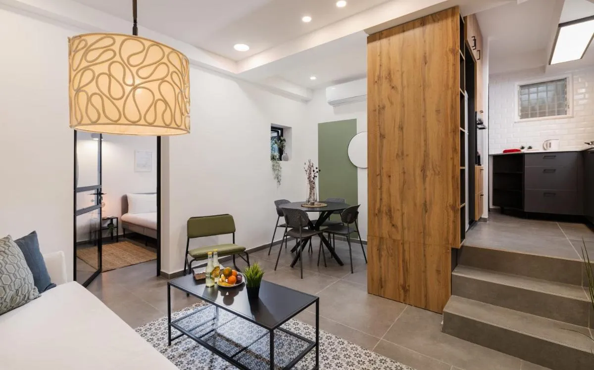 Image 3 of Modern Apt in City Center
