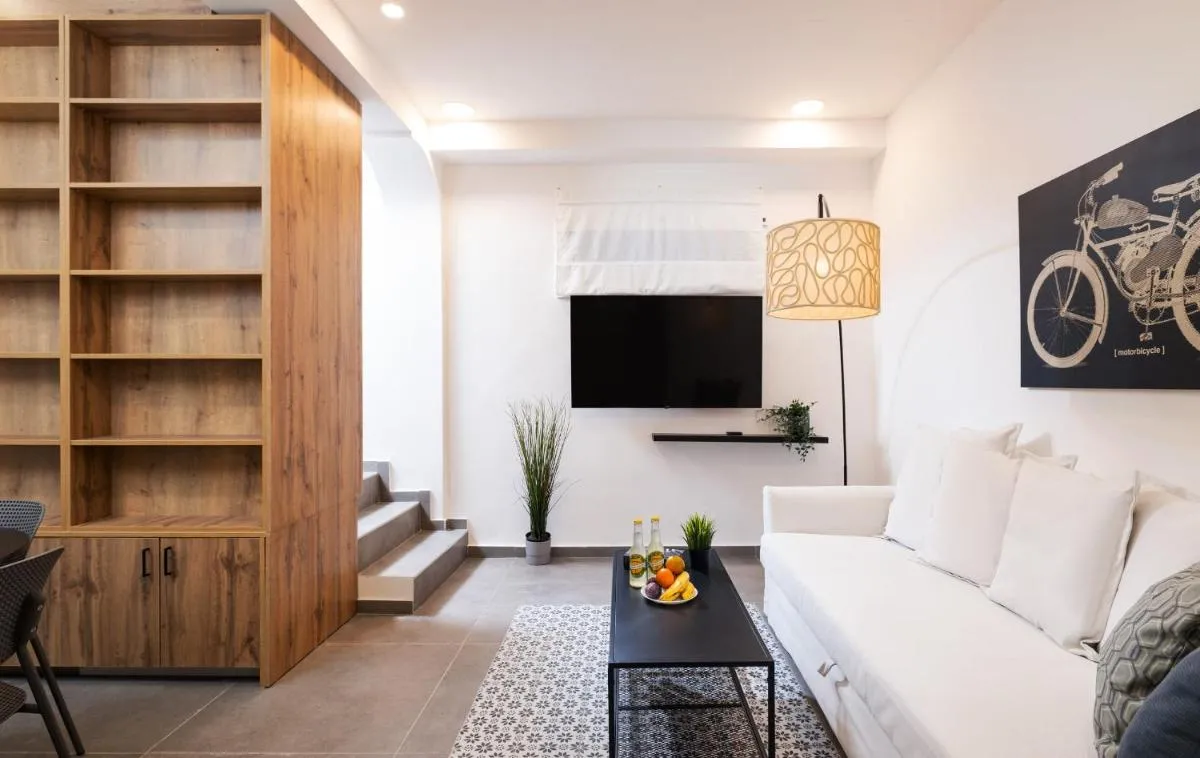 Image 4 of Modern Apt in City Center