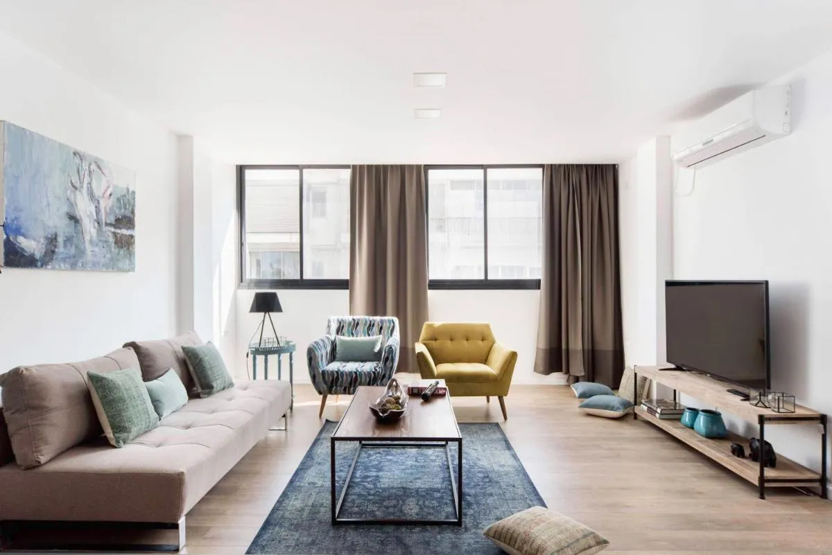 Image 3 of Modern & Bright 3BR Apt with Shelter by Sea N’ Rent