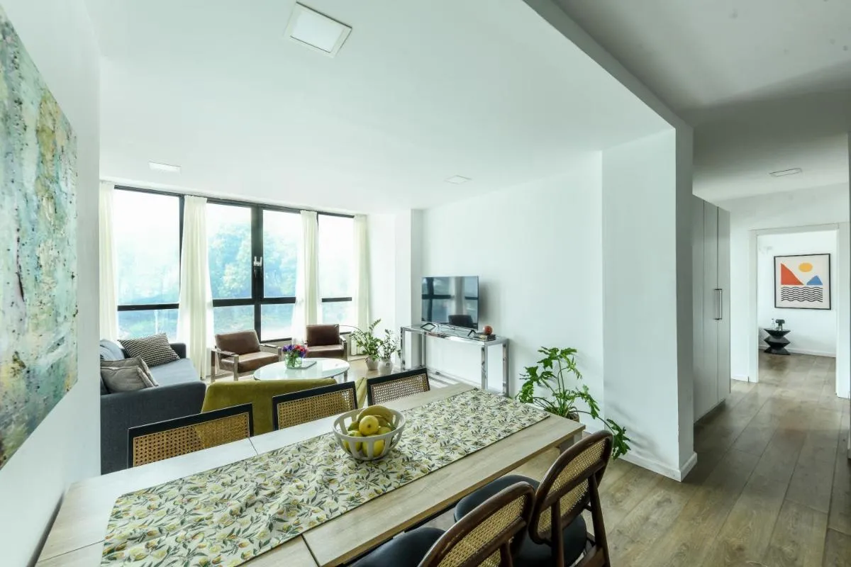 Image 5 of Modern & Bright 3BR Apt with Shelter by Sea N’ Rent