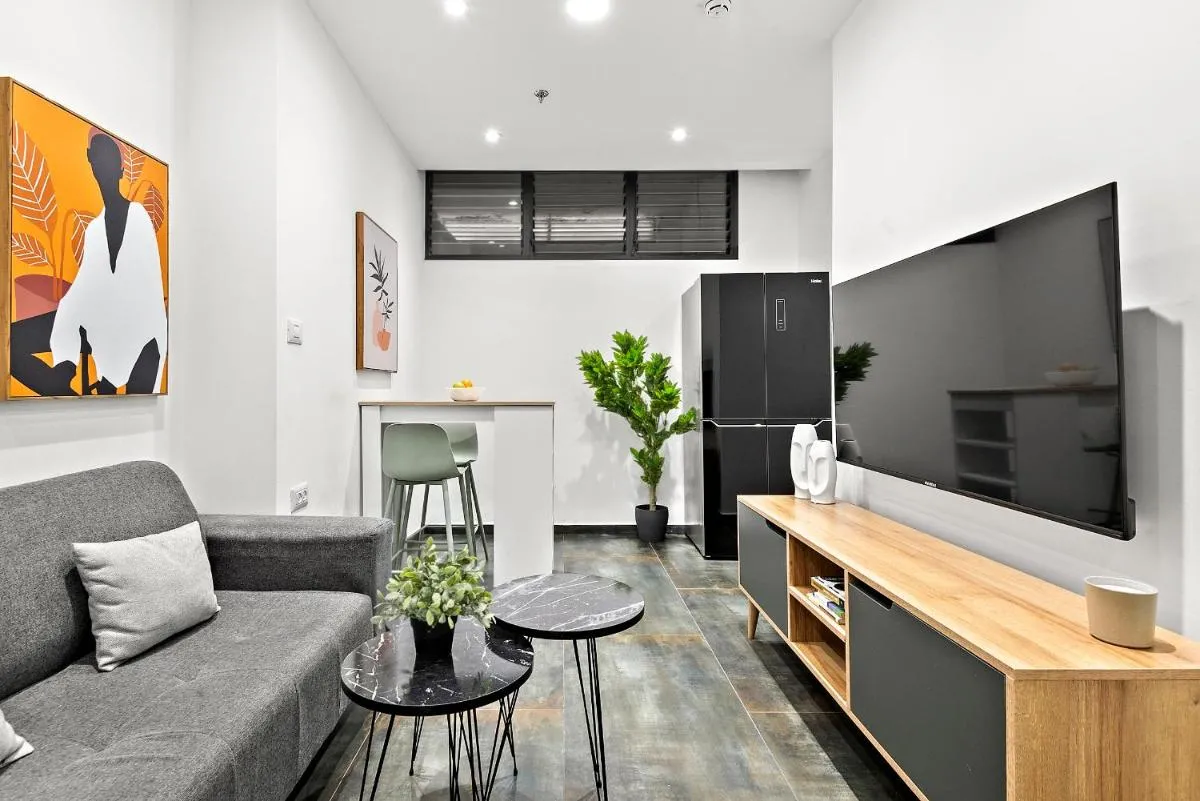 Image 4 of Modern renovated 1 bedroom apartment w Bomb Shelter Central TLV M2