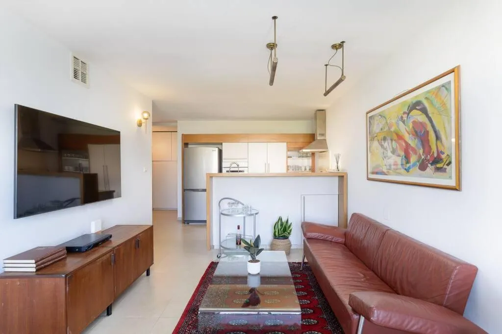 Image 2 of Neta’s Central Gem with Bomb Shelter in Tel Aviv