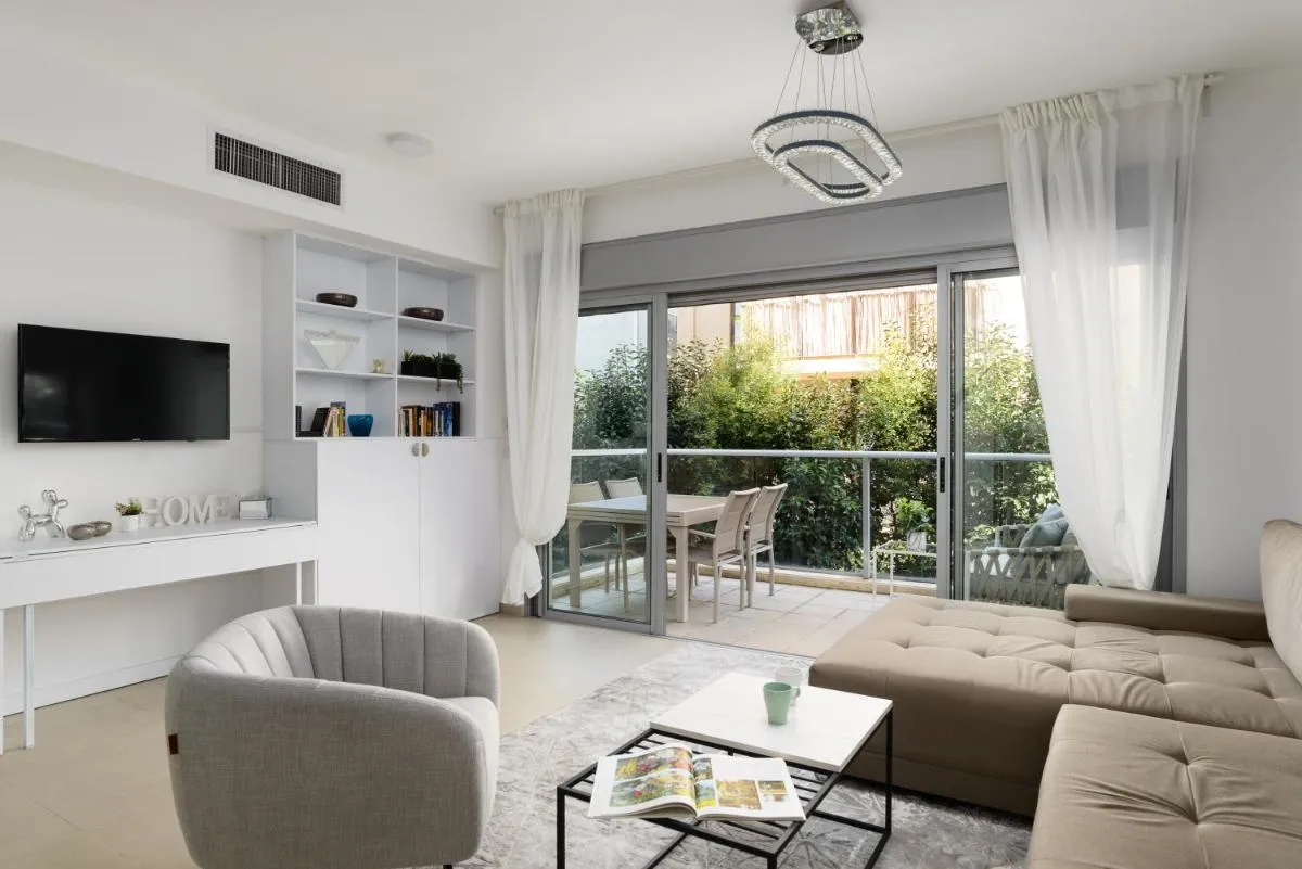 Image 4 of Quiet Hideaway & Terrace near Beach by FeelHome