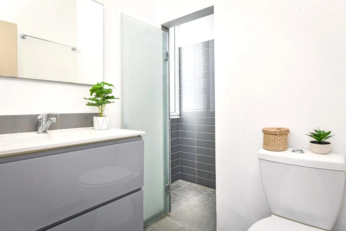 Image 3 of Quiet Street in a Super Central Location Classic Apartment with Shelter by Sea N’ Rent