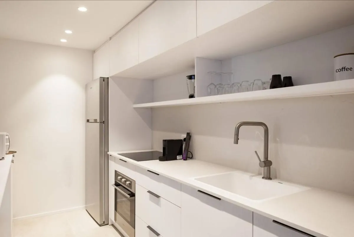 Image 2 of RENOVATED LARGE 3RM APARTMENT 5 MIN FROM THE BEACH