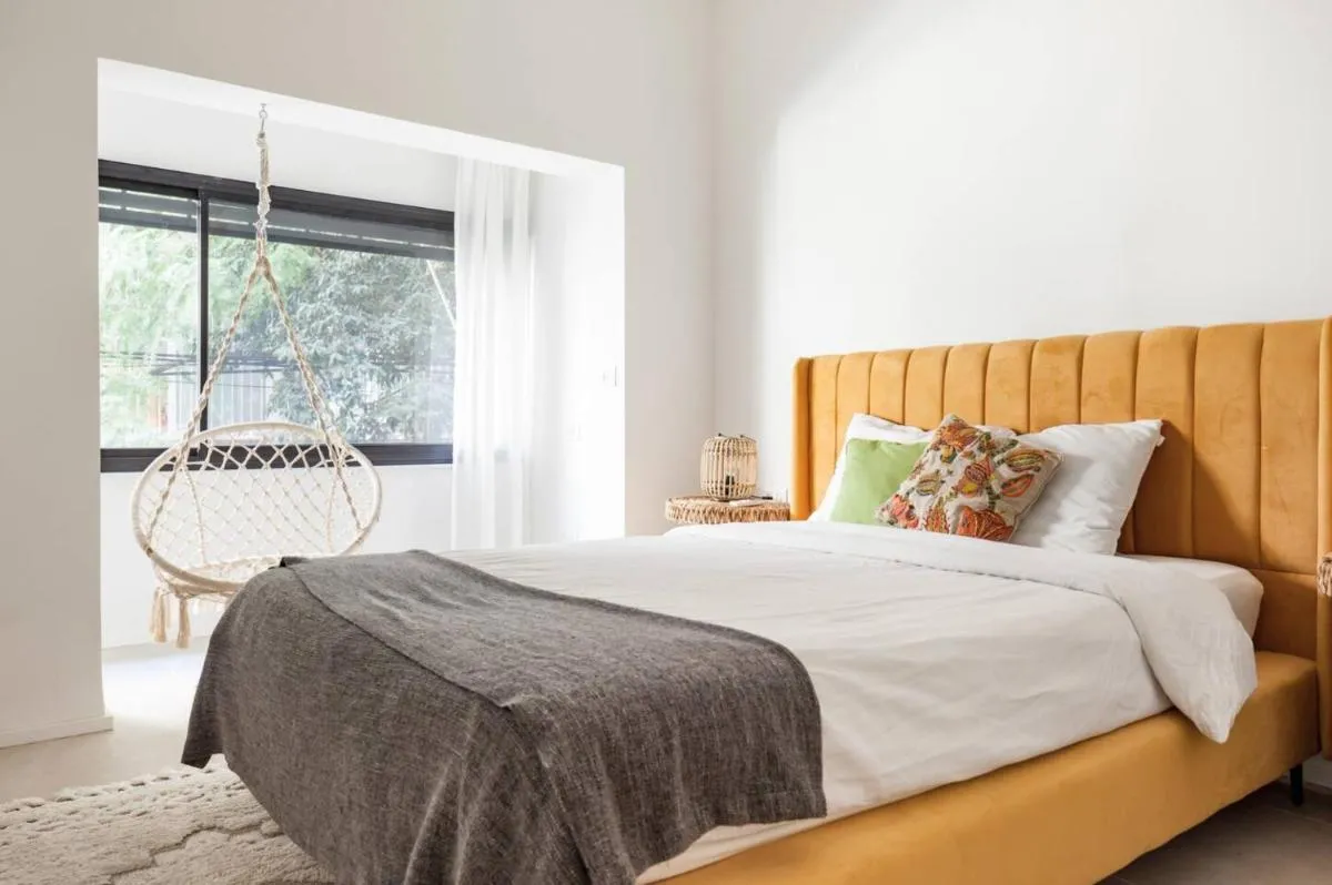 Image 6 of RENOVATED LARGE 3RM APARTMENT 5 MIN FROM THE BEACH