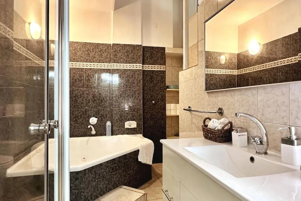 Image 2 of Rabin Square Resort