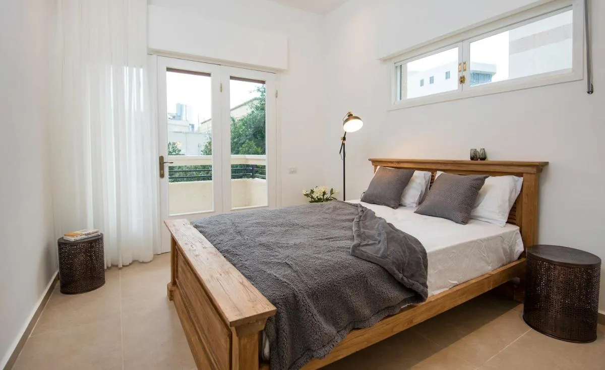 Image 1 of Reines5 TLV