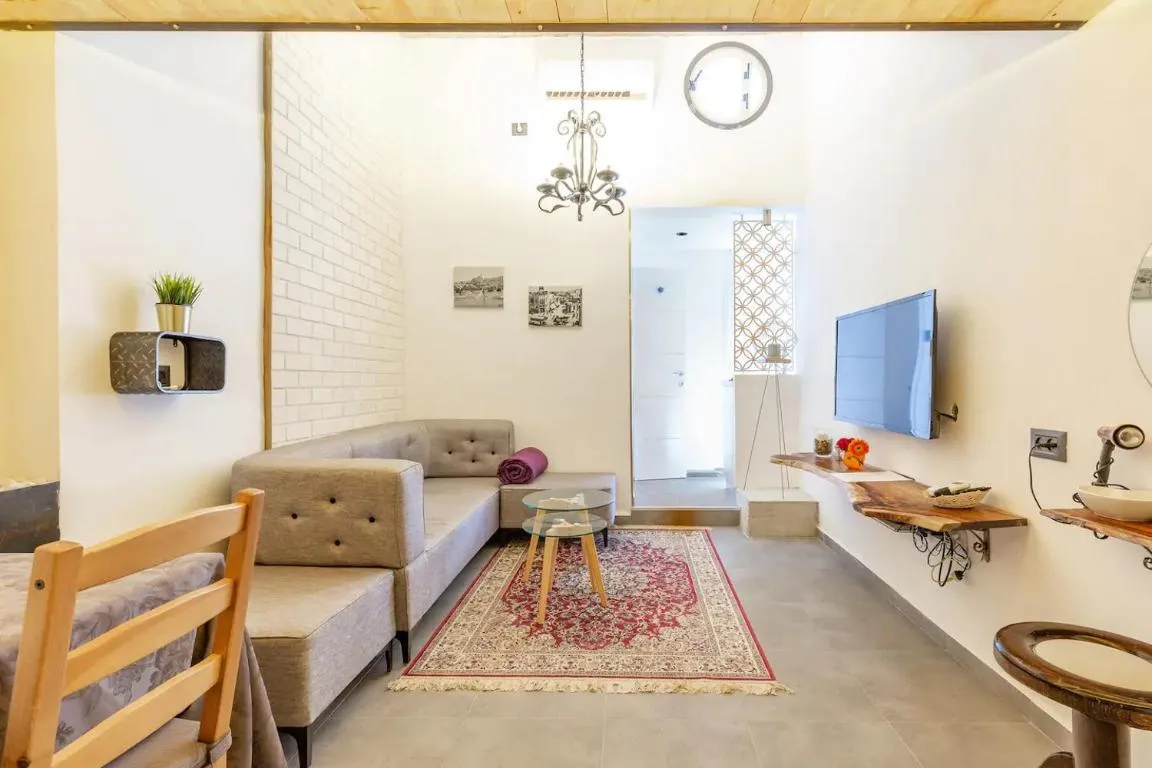 Image of Retro Loft By The Beach★