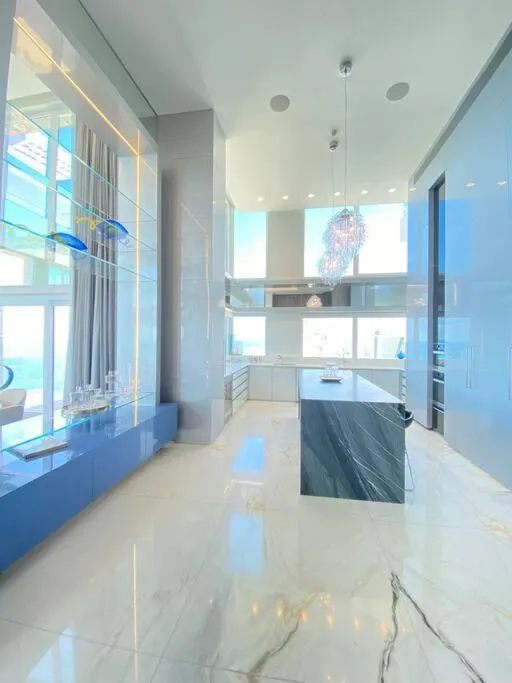 Image 4 of Royal Beach Hotel – Blue Lagoon