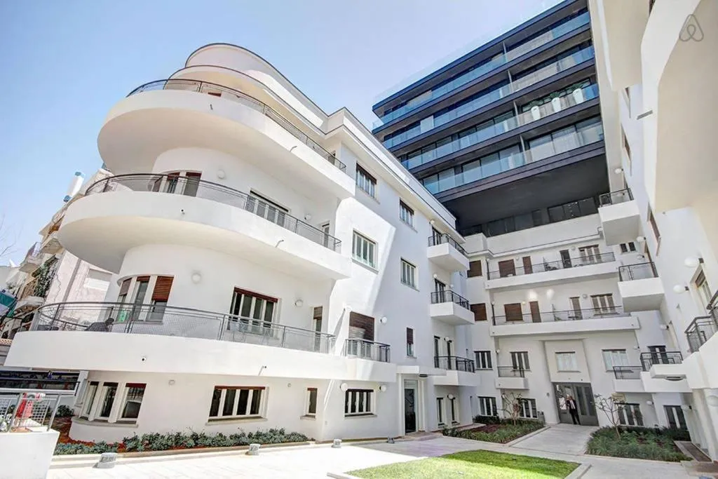 Image of Royal Service – Bauhaus
