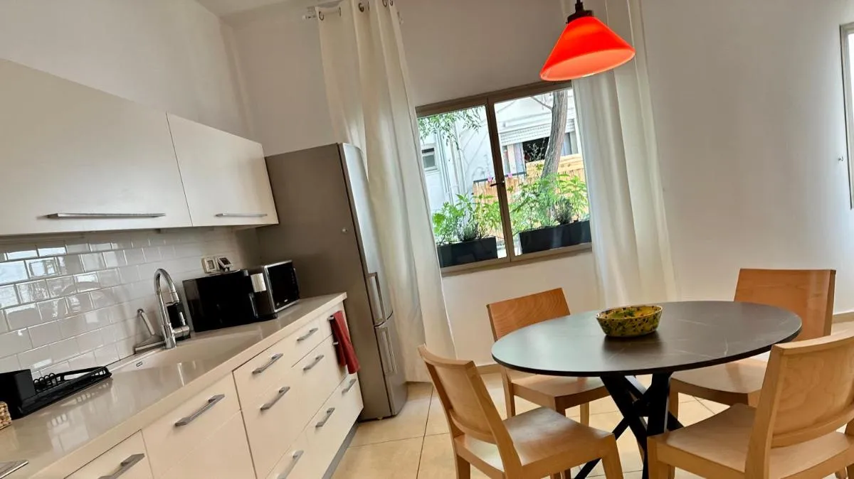 Image 2 of Roza Apartment
