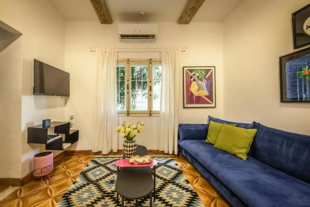 Image 4 of Rustic 1 BR Apt w Cozy Backyard in City Center by Sea N’ Rent