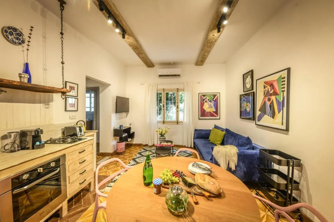Image of Rustic 1 BR Apt w Cozy Backyard in City Center by Sea N’ Rent