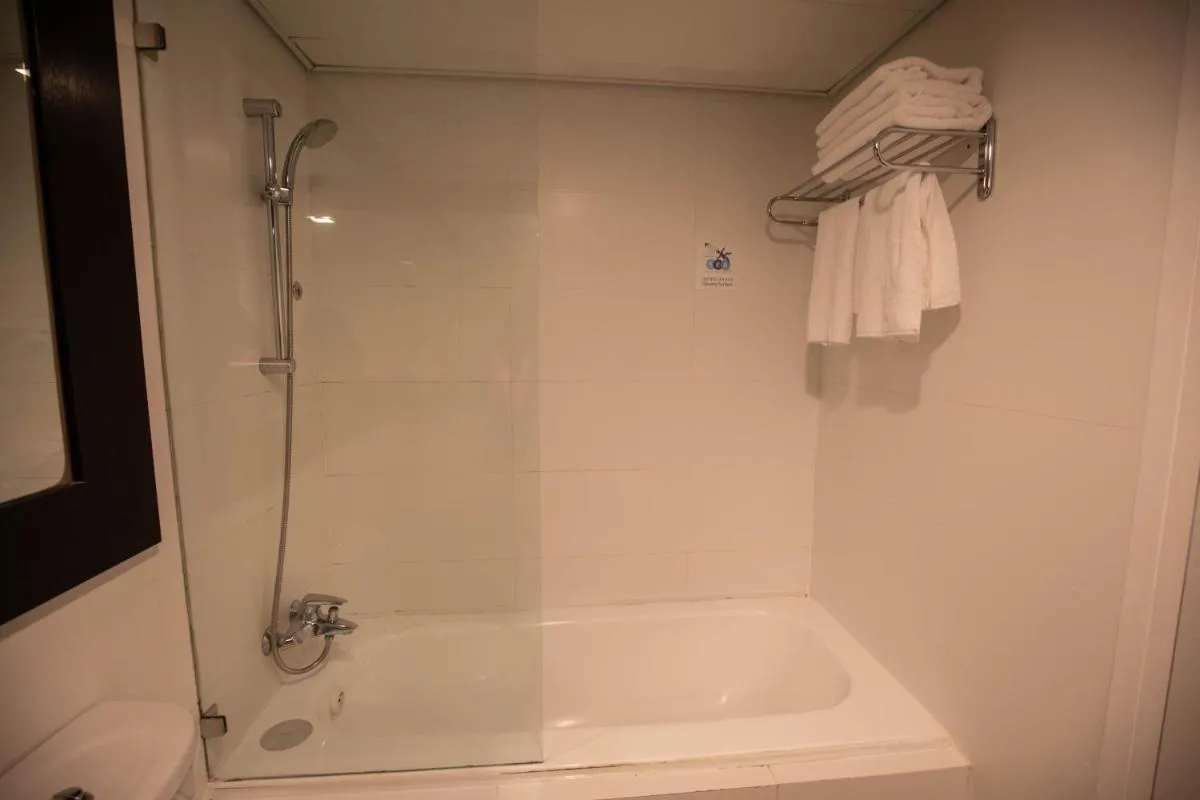 Image 1 of Sea view apartment suite