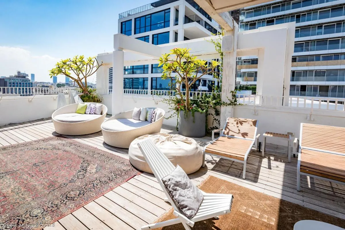 Image 5 of Sea view apartment suite