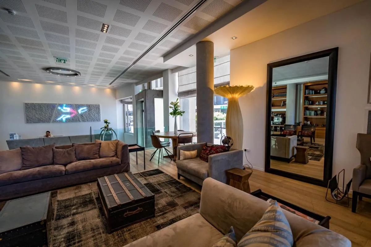 Image 4 of Sea view apartment suite