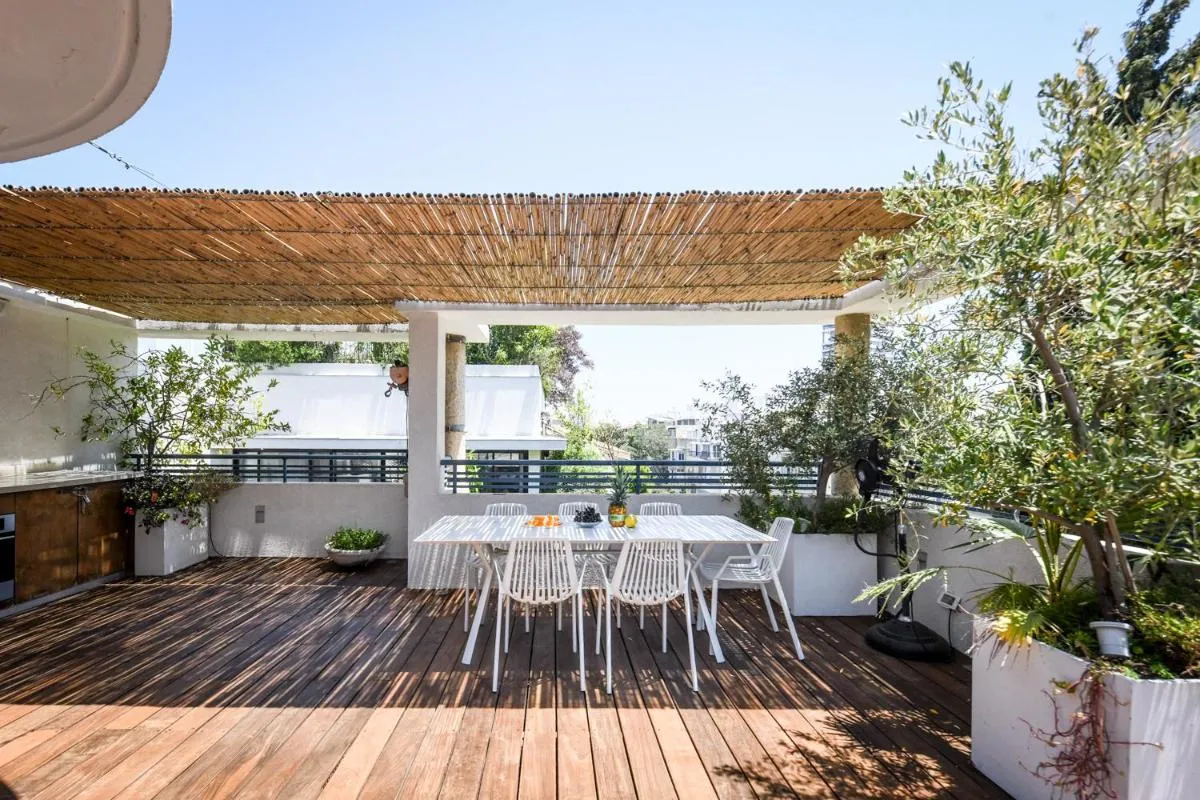 Image 1 of Spacious 3BR Penthouse w Rooftop 7 min from Beach and Shelter by Sea N’ Rent