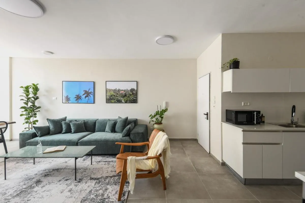 Image 2 of Spacious & Bright 3BR Apt Near the Beach & Port by Sea N’ Rent