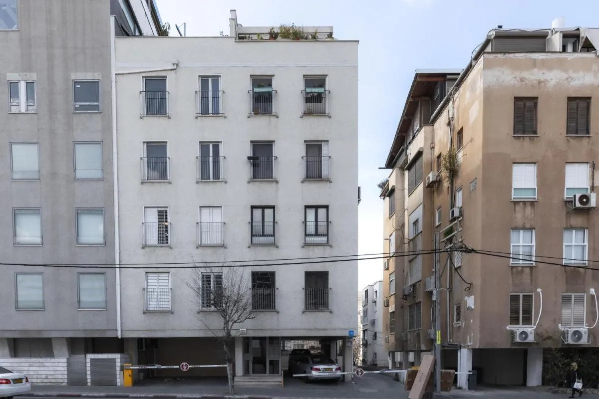Image 5 of Spacious & Modern 2BD Apartment 2-min From Beach with Shelter by Sea N’ Rent