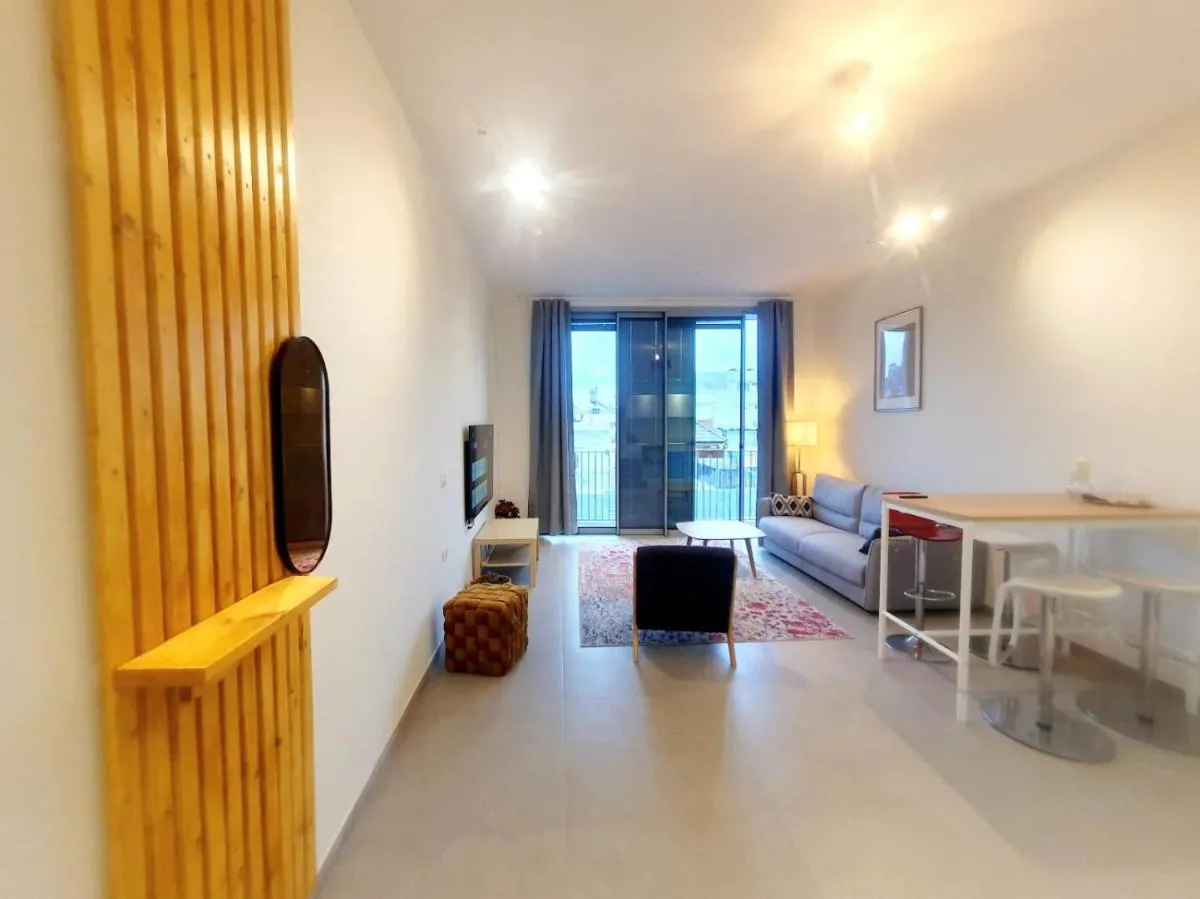 Image 4 of Spacious New 1BD Levinski Florentin