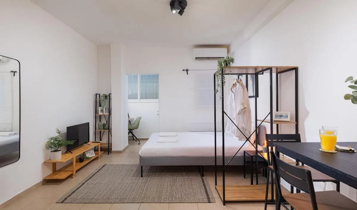 Image of Studio walkable to the Beach