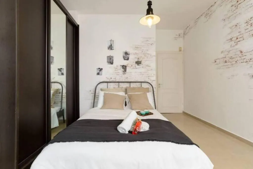 Image 1 of Studio with sea view with Bomb Shelter