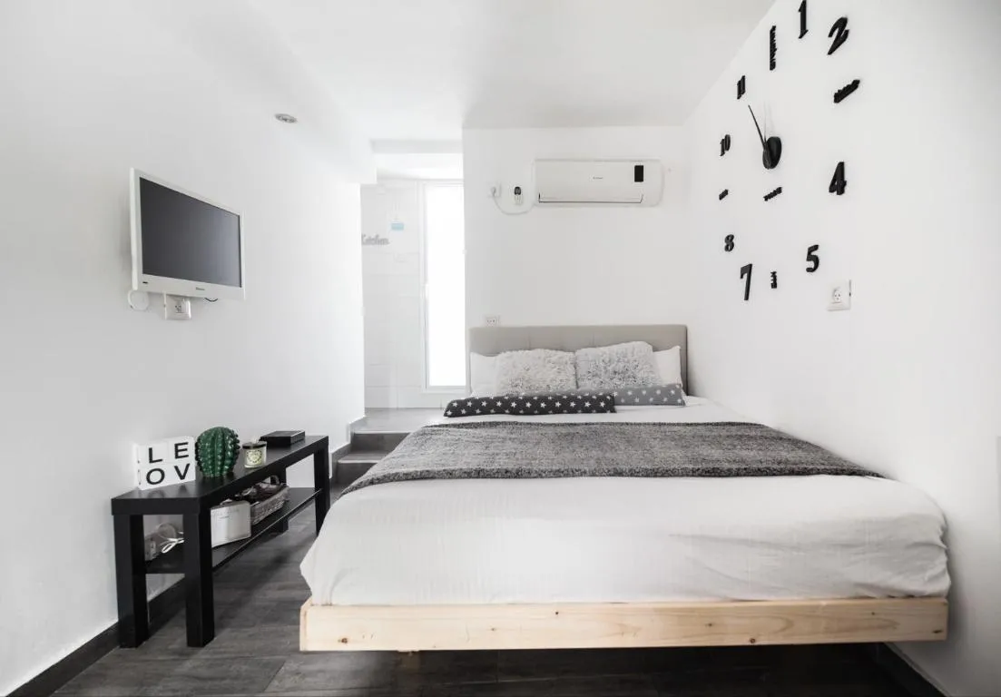 Image of Stunning Studio By The Beach With Free Parking