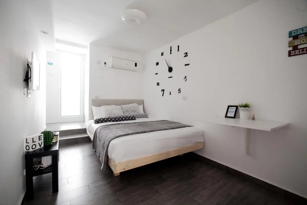 Image 1 of Stunning Studio By The Beach With Free Parking