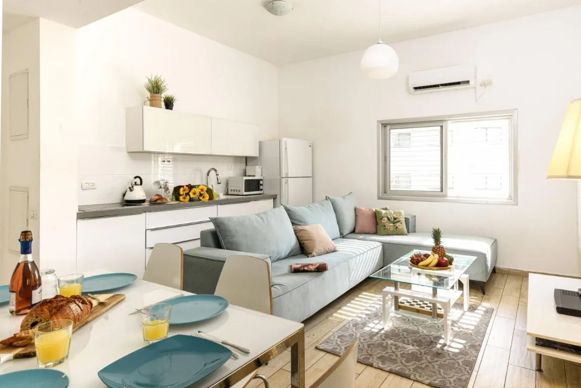 Image of Stylish 3BR Apt w Balcony 5 min Walk from Beach with Shelter by Sea N’ Rent