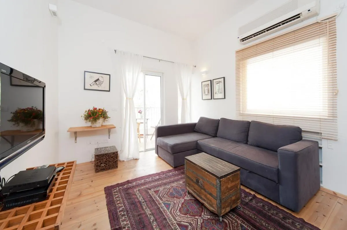 Image 1 of Stylish Apartments w Balcony in the Very Center and Shelter by Sea N’ Rent