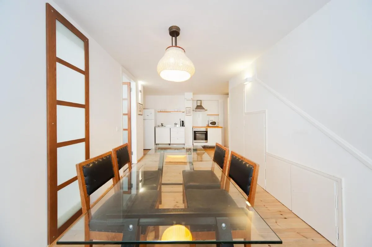 Image 4 of Stylish Apartments w Balcony in the Very Center and Shelter by Sea N’ Rent