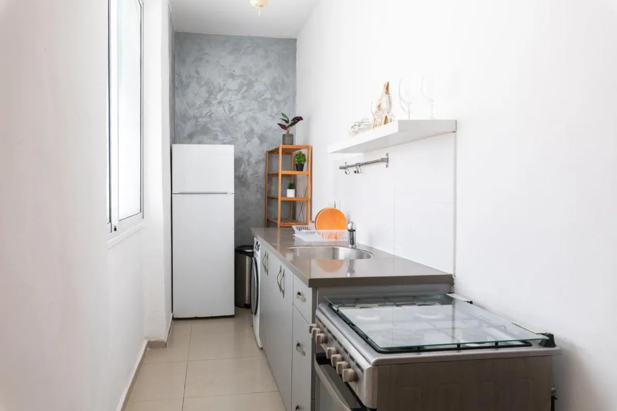Image 4 of Stylish Beach Apartment & Free Parking
