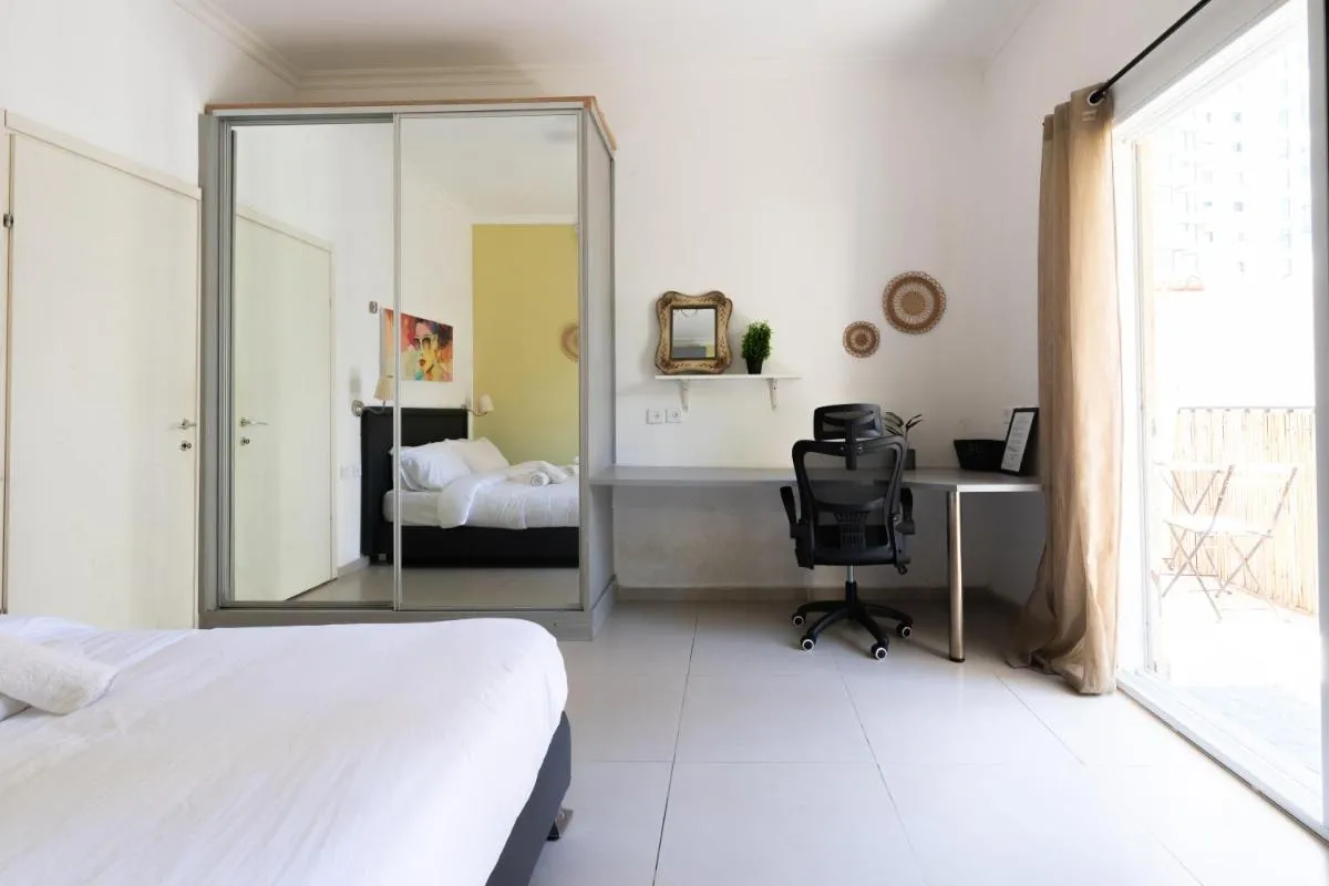 Image 1 of Stylish Beach Apartment & Free Parking