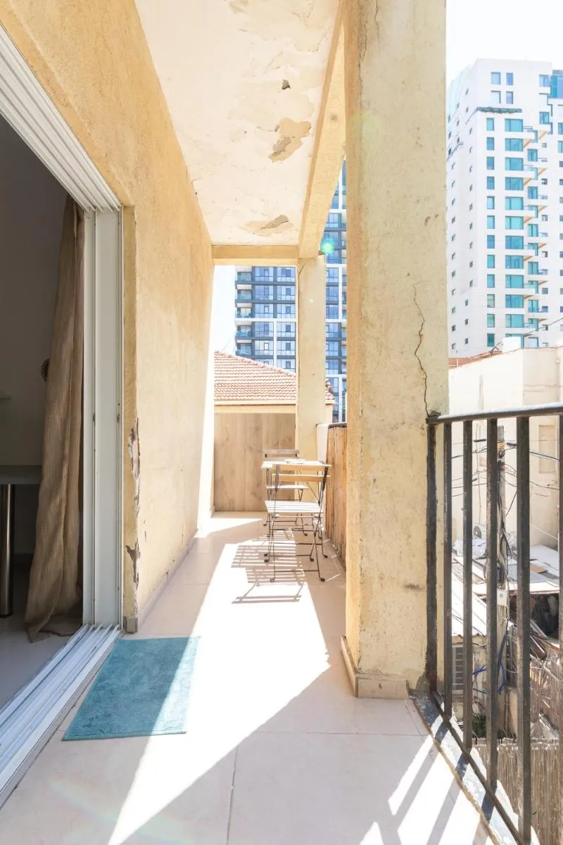 Image 3 of Stylish Beach Apartment & Free Parking