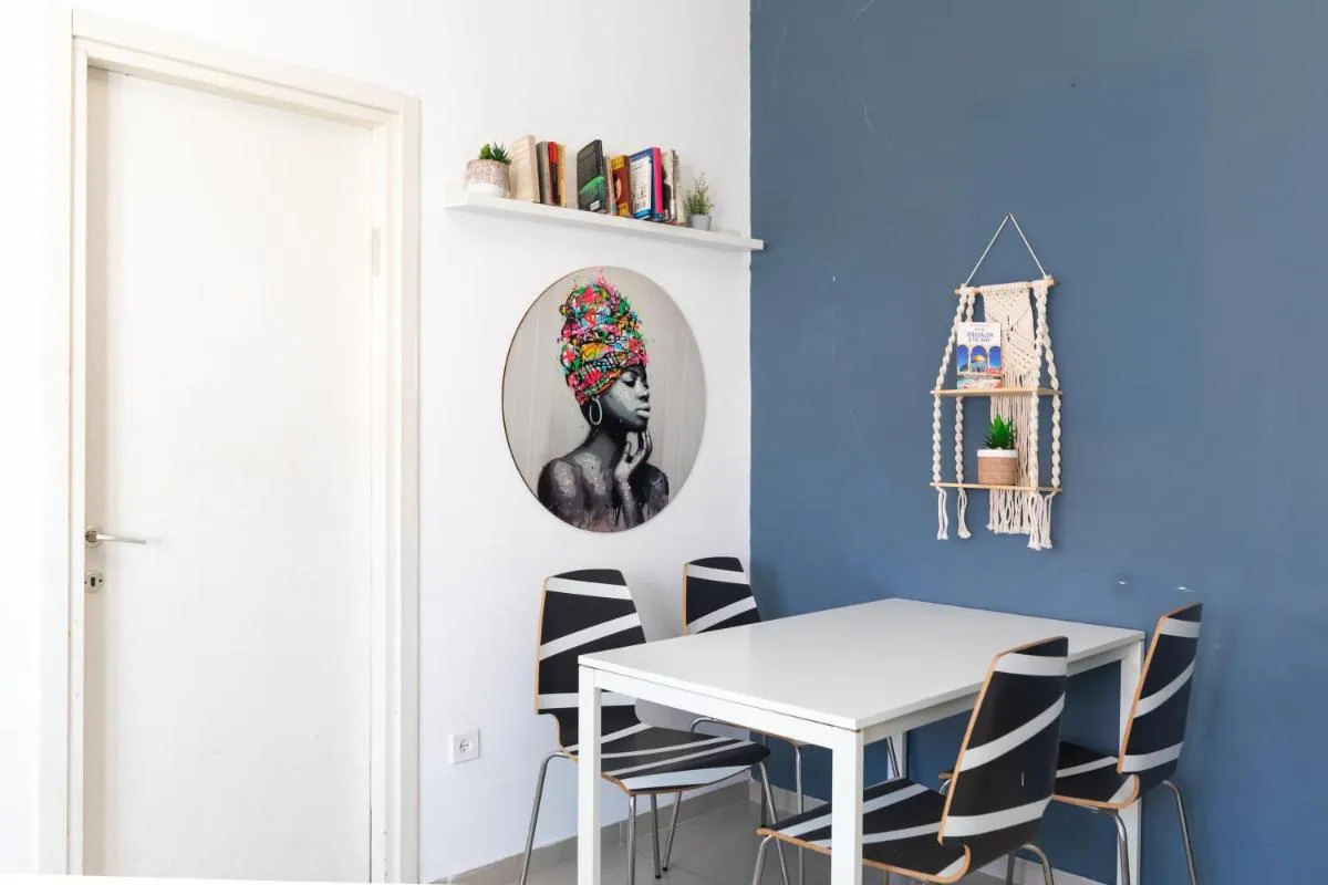 Image 5 of Stylish Beach Apartment & Free Parking