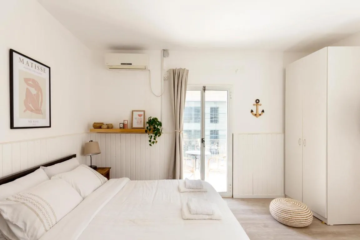 Image of Sun Balcony Studio – Steps from Rothschild Boulevard