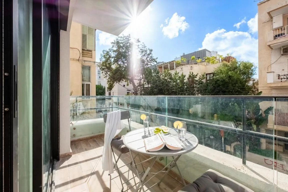 Image of Sunny Chic in Tel Aviv Center by Sea N Rent