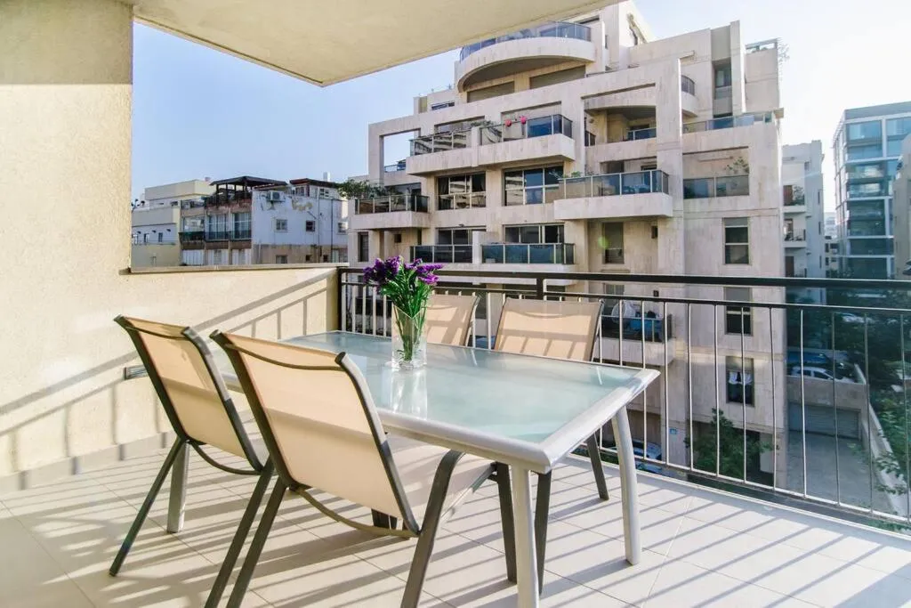 Image 4 of Super-Star 3BR Private Parking !