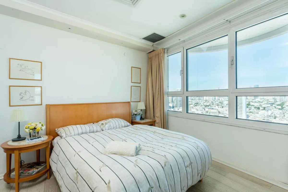 Image 5 of Superb Beachfront Apartments with Shelter by Sea N’ Rent