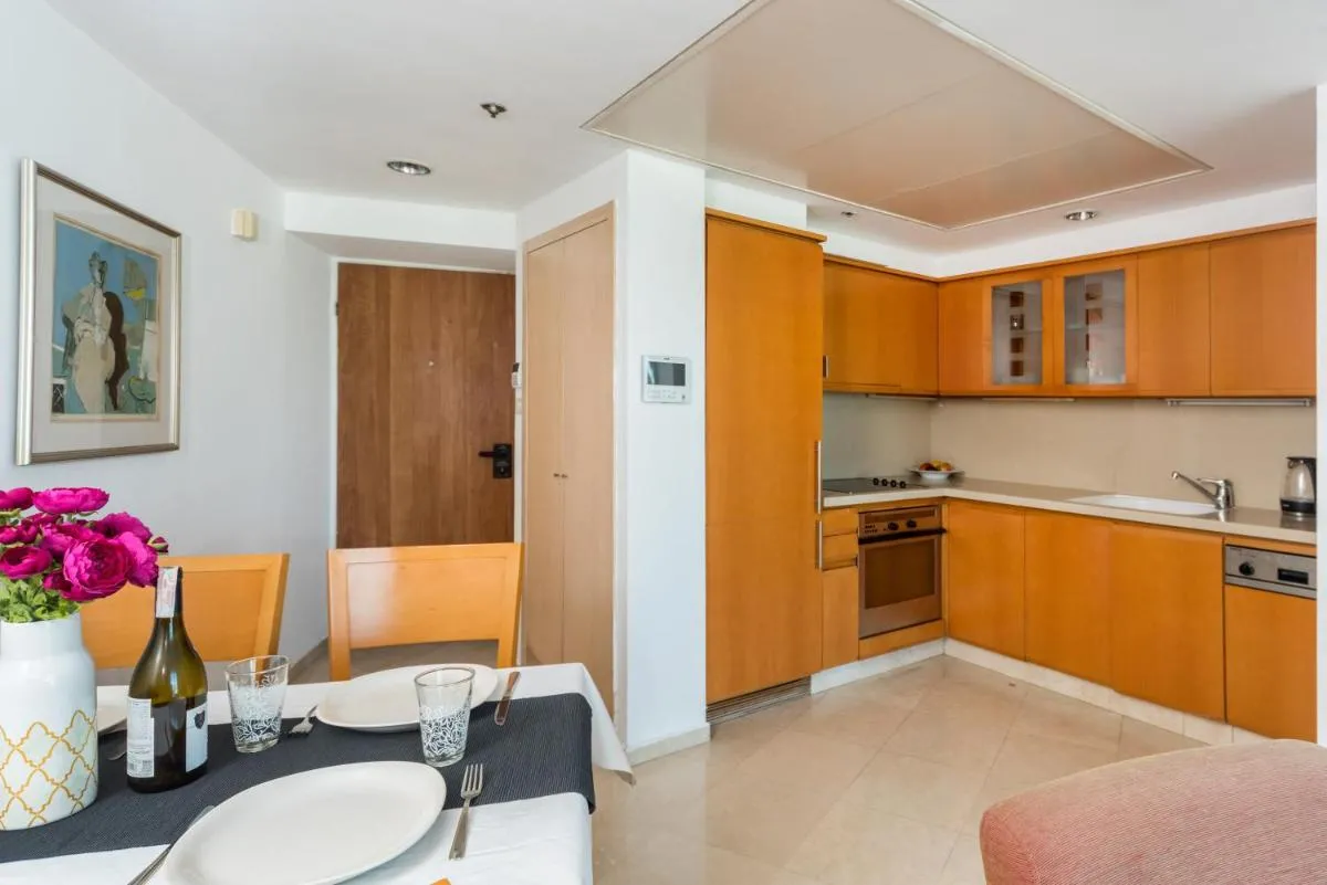 Image 6 of Superb Beachfront Apartments with Shelter by Sea N’ Rent