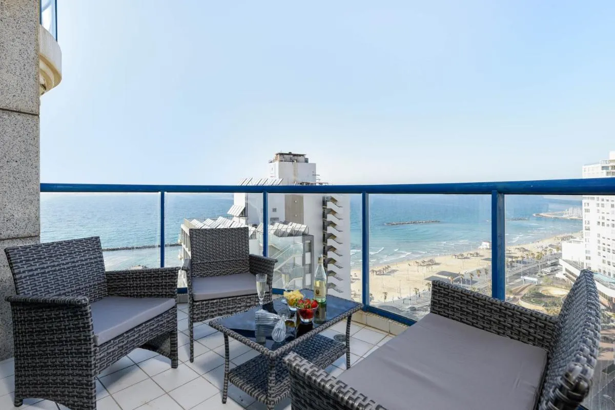 Image 3 of Superb Beachfront Apartments with Shelter by Sea N’ Rent