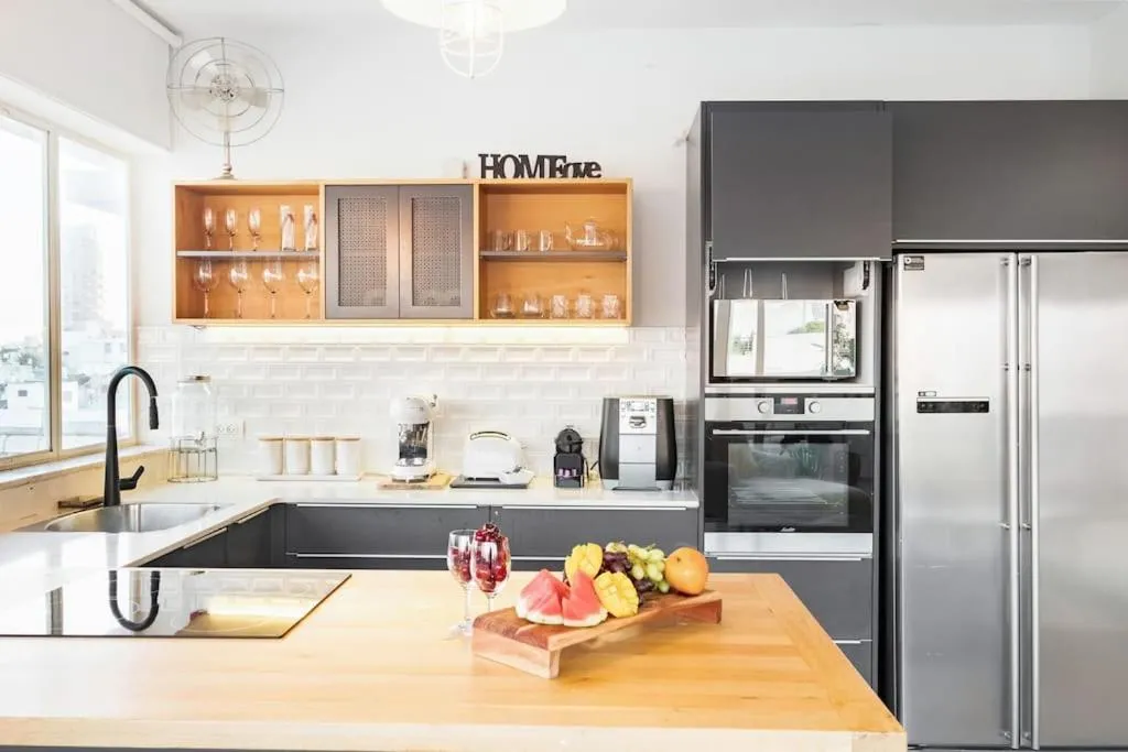 Image 5 of TLV Penthouse With bomb shelter, Hottub and OutDoor Kitchen