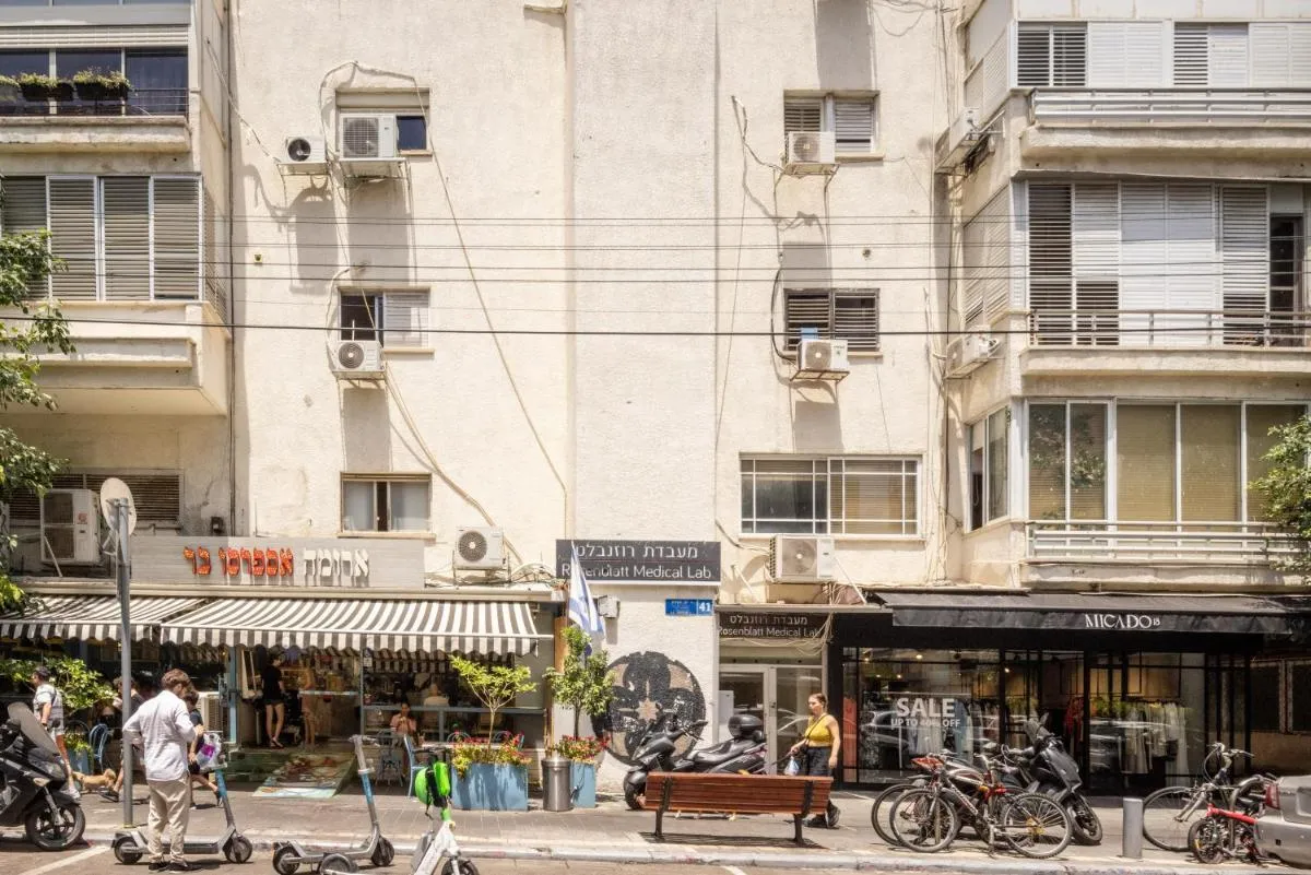 Image 5 of The Heart of Tel Aviv Elegant Home by Sea N Rent