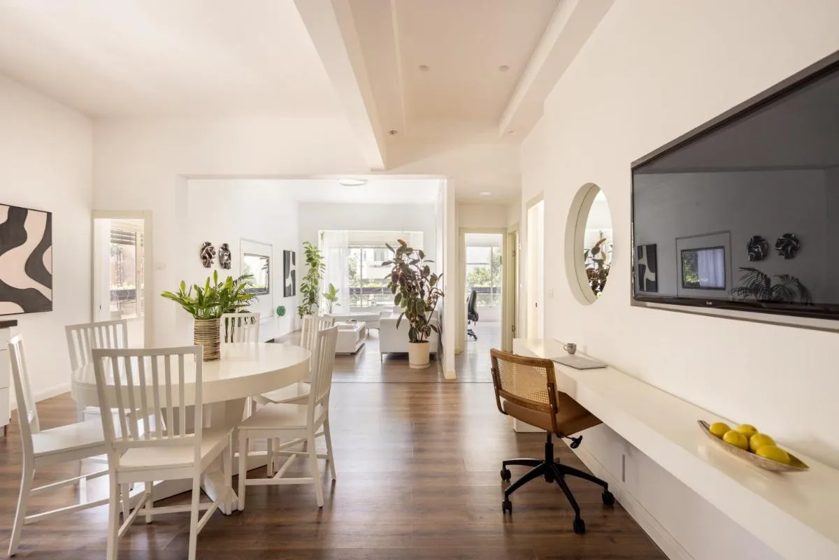 Image 4 of The Heart of Tel Aviv Elegant Home by Sea N Rent