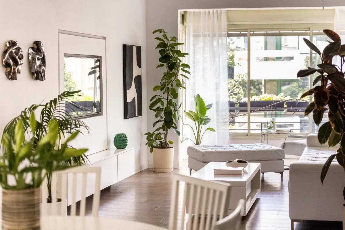 Image 3 of The Heart of Tel Aviv Elegant Home by Sea N Rent