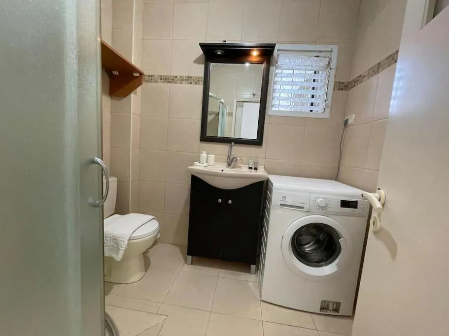 Image 4 of Urban Oasis- 3 Apartments – Prime Tel Aviv – Private Parking – By Bookiz